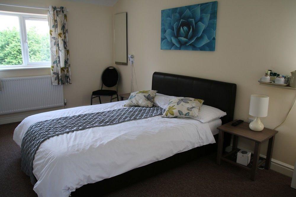 The Lodge Redhill  Экстерьер фото