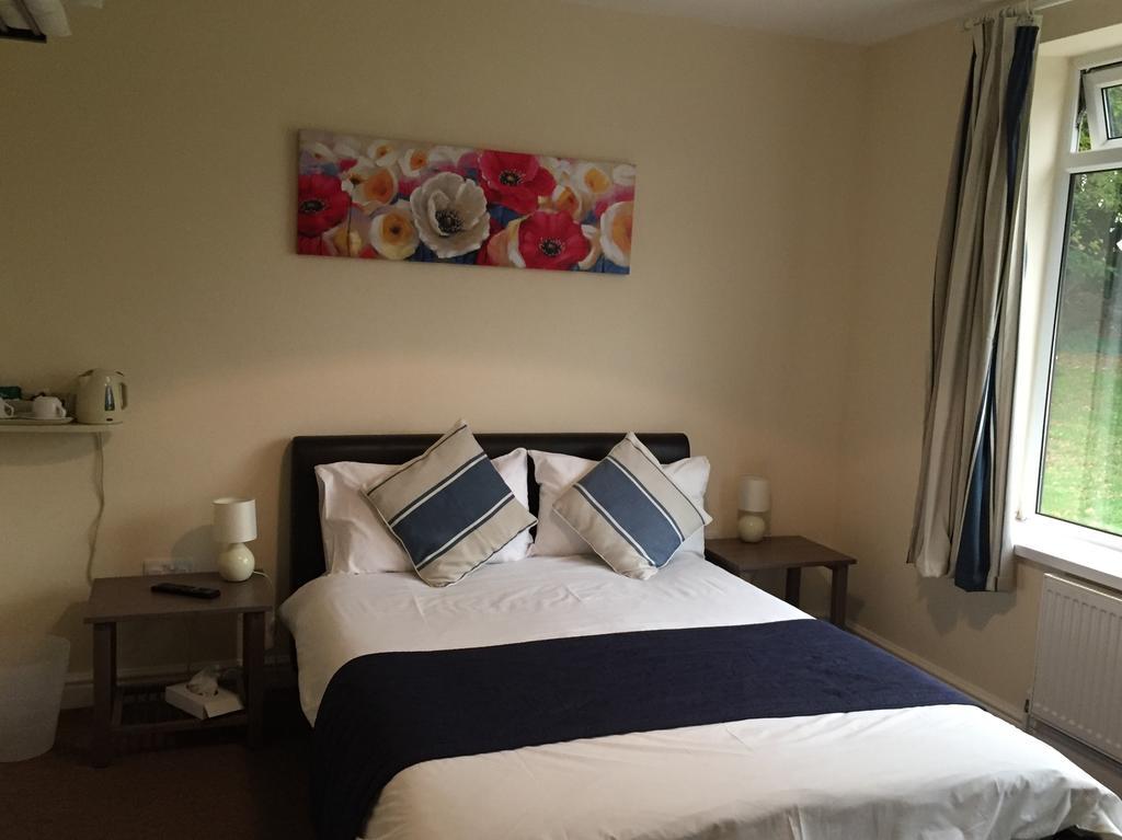 The Lodge Redhill  Экстерьер фото